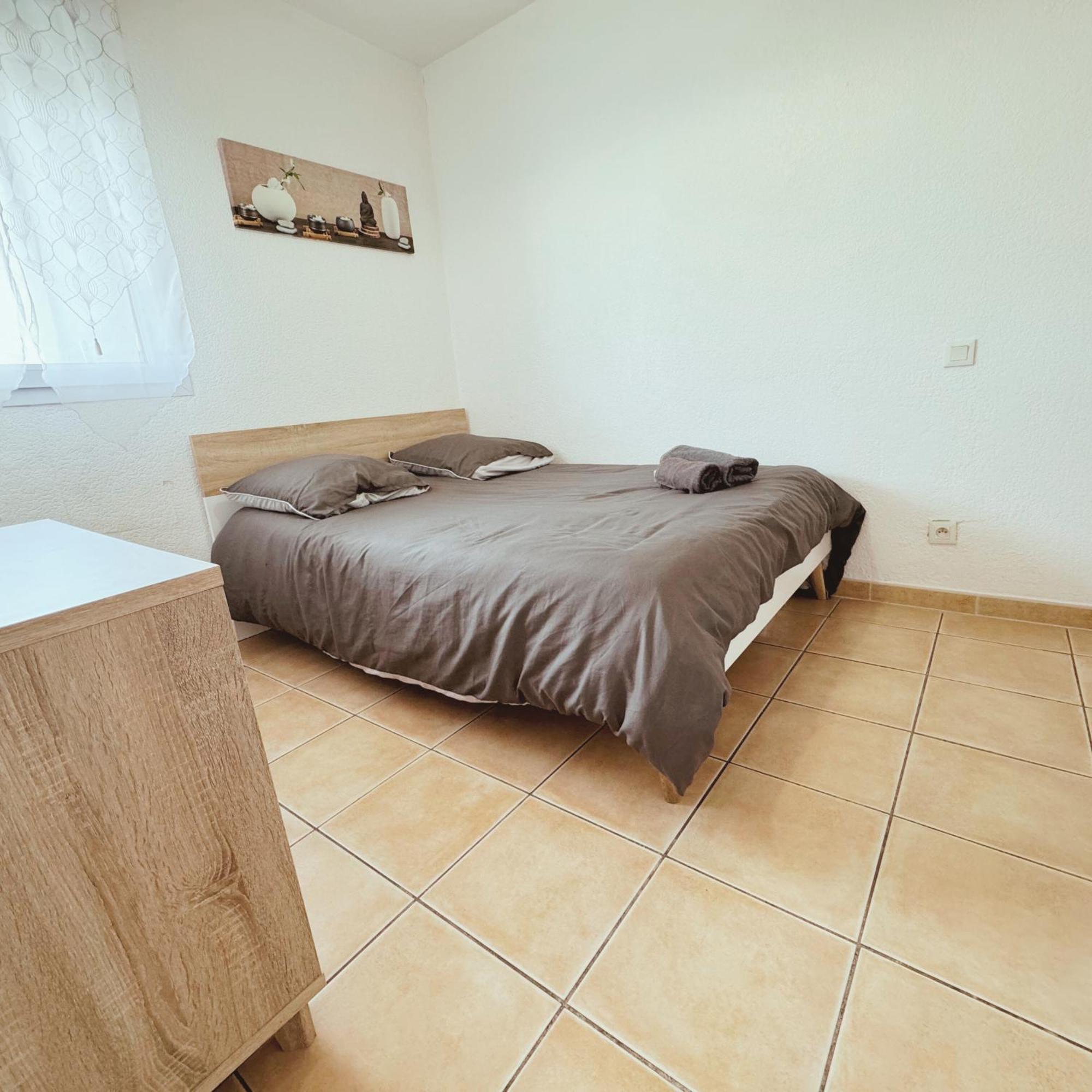 Appartement Residence Prive Avec Parking Wifi Clim Piscine Avignon Exterior photo
